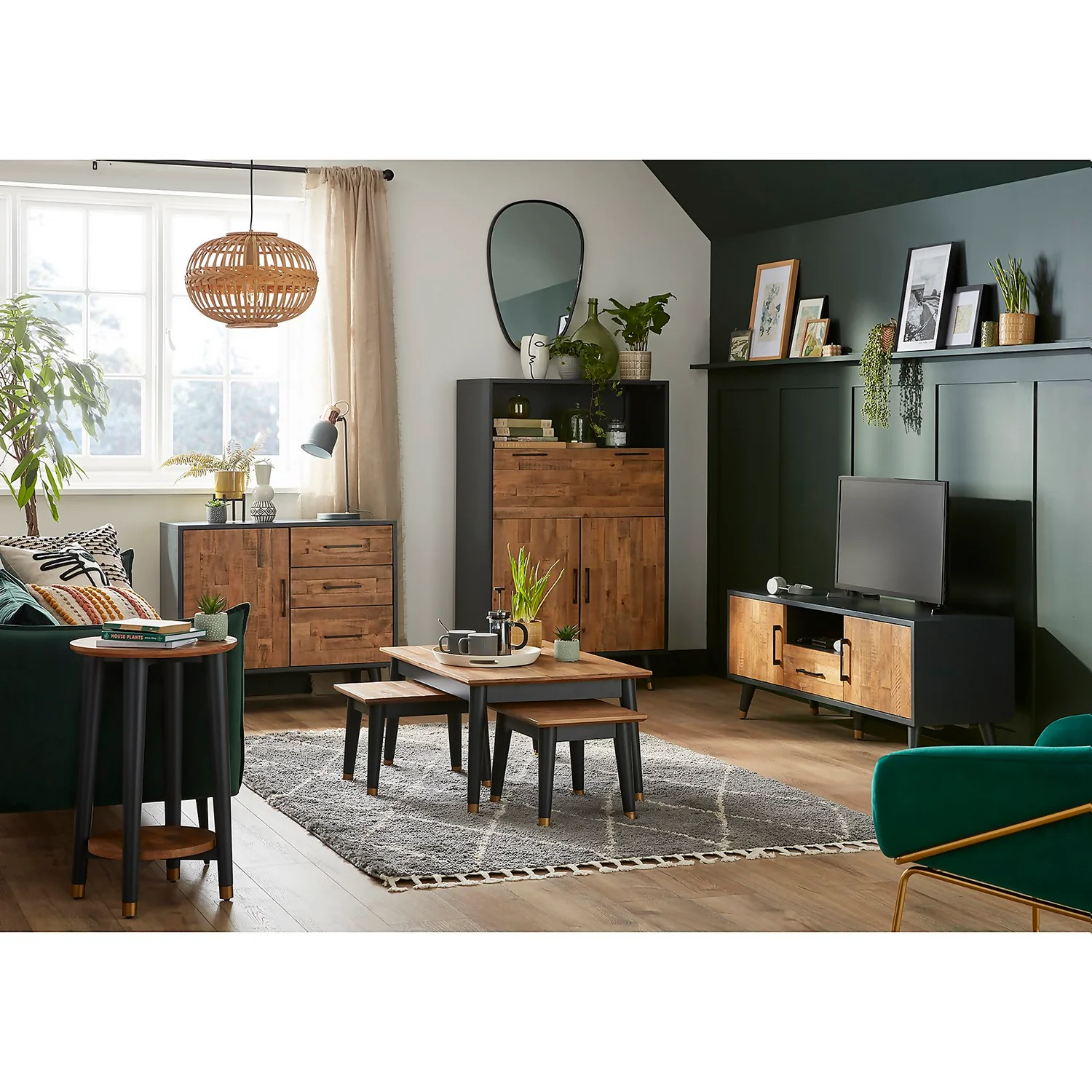 Franklin Wide TV Stand - Image 3